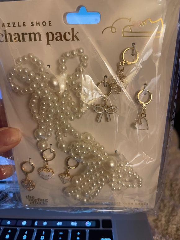 Pretty In Pearl Dazzle Shoe Charm Pack