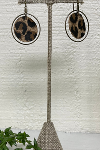 Circle hardware/brown earrings
