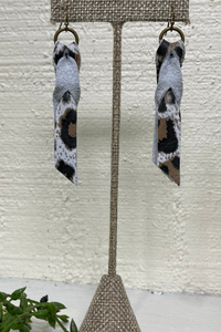 Magic Knot White Earrings